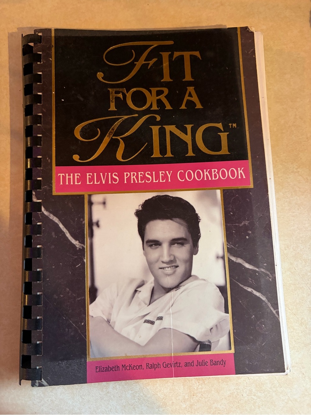 Fit For A King: The Elvis Presley Cookbook - Black & Gold Cover